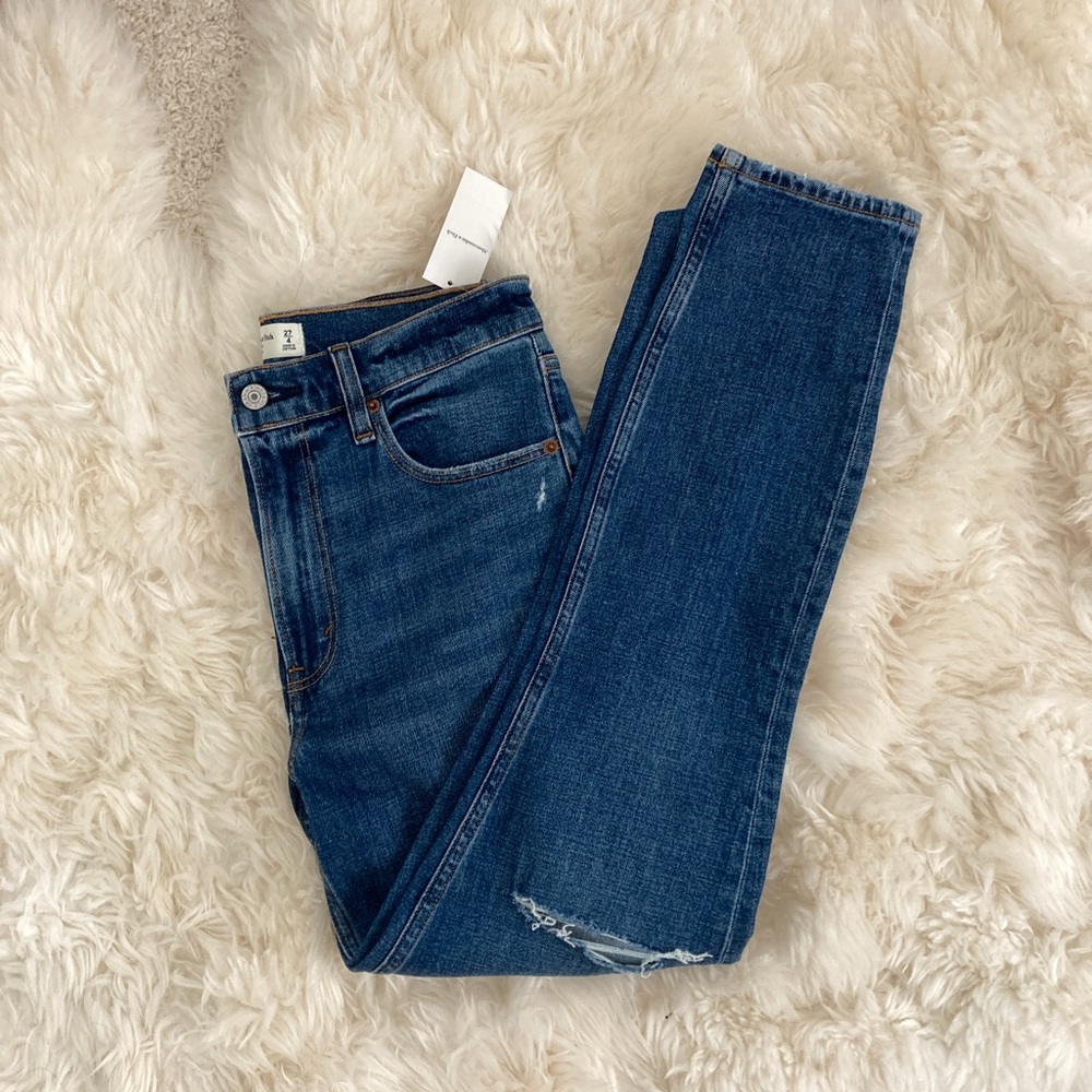 nwt abercrombie high rise skinny jeans medium destroy 27R